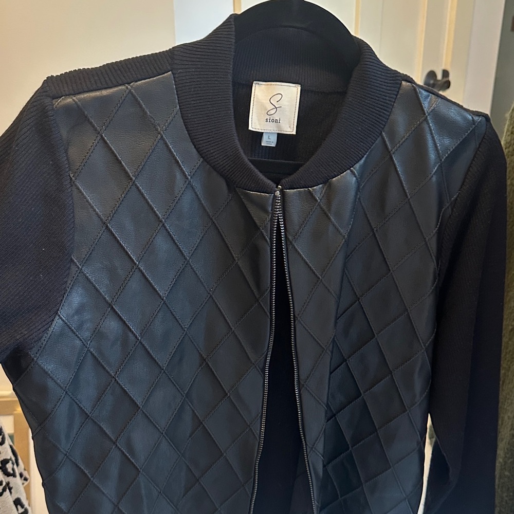 Sioni Black Quilted Bomber Jacket